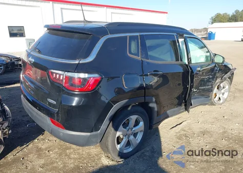 2018 Jeep Compass Latitude 4X4 z USA, uszkodzony, nr VIN 3C4NJDBB1JT484239